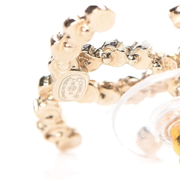 🛑SOLD🛑CHANEL Crystal CC Earrings Light Gold - Picture 5 of 7